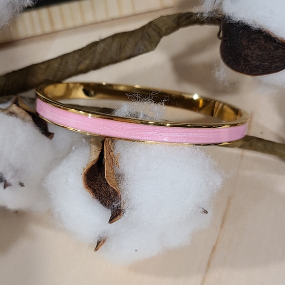 🩷💛NEW🩷💛 PRETTY!! Stainless Steel PINK and GOLD Bangle Bracelet - Picture 6 of 14